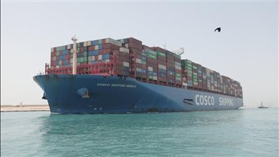 هيئة قناة السويس تعلن نجاح قطر السفينة المتعطلة وانتظام حركة الملاحة