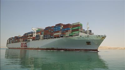 هيئة قناة السويس: تعليق بعض الشركات عبورها «مؤقت».. وحركة الملاحة منتظمة