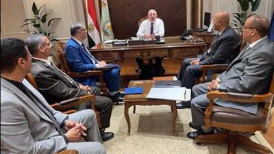 وزير الزراعة يناقش خطة التوسع  في إنتاج تقاوى المحاصيل الاستراتيجية 