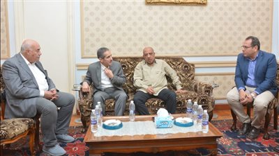 وزير قطاع الأعمال يتابع موقف تنفيذ مشروع تطوير شركة غزل المحلة