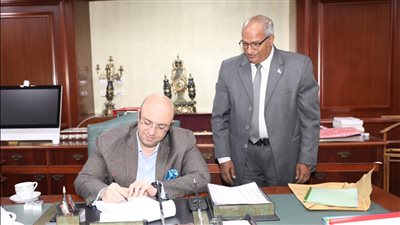 محافظ بني سويف يعتمد نتيجة الشهادة الإعدادية بنسبة نجاح 77.11%