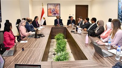 نائب وزير الإسكان يبحث تحويل مشروعات المشاركة مع القطاع الخاص إلى مشروعات خضراء