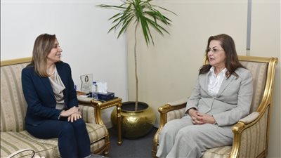 وزيرتا الثقافة والتخطيط تبحثان التعاون لتطوير مجالات الحرف اليدوية التراثية 