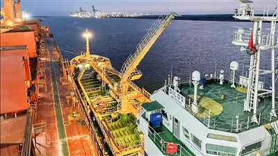 نجاح أول عملية تموين سفينة بضائع عامة بميناء شرق بورسعيد