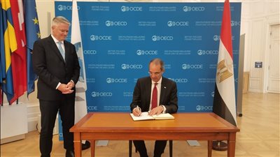 وزير الاتصالات يبحث التعاون مع منظمة «OECD» لوضع السياسات الخاصة بالتكنولوجيا البازغة