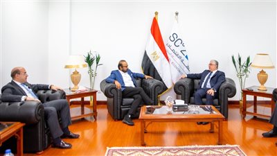 رئيس اقتصادية قناة السويس يبحث التعاون المشترك مع مجموعة أداني الهندية