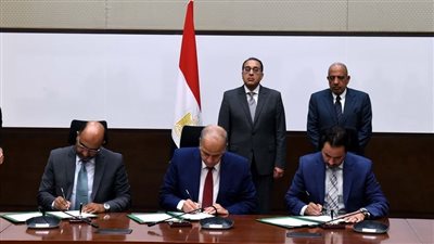 رئيس الوزراء يشهد توقيع عقد لتوريد الهيدروجين وإنشاء وحدة خاصة لتجهيزه وتسويقه