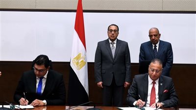 توقيع عقد إنشاء مصنع لإنتاج أسياخ الحديد سابقة الإجهاد