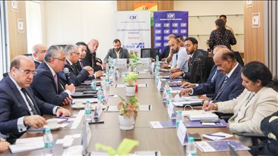 «اقتصادية قناة السويس» تبحث التعاون مع مجموعة TATA الهندية بقطاعي السيارات والبتروكيماويات