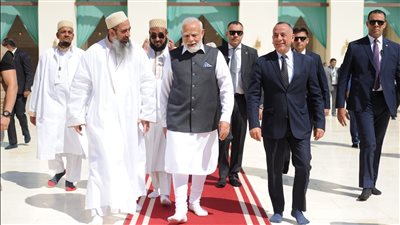 رئيس وزراء الهند يزور مسجد الحاكم بأمر الله بالقاهرة التاريخية