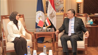  وزير السياحة والآثار يبحث تعزيز التعاون بين مصر و البحرين