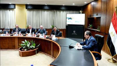وزير البترول يبحث مع وفد «كاتربيلر» العالمية التوسع في مصر