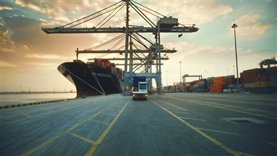 مينائي السخنة والأدبية يستقبلان 236 سفينة خلال الربع الأخير من 2022-2023