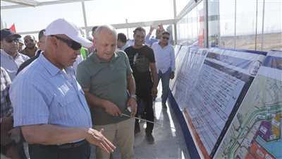 وزير النقل يتفقد مشروع استكمال تطوير ميناء السخنة