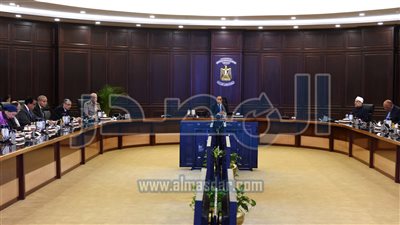 رئيس الوزراء يكشف عن أسباب تخفيف أحمال الكهرباء