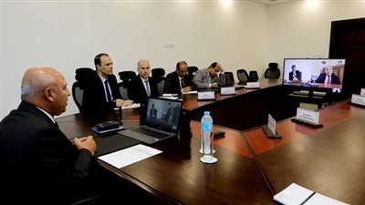 «النقل» تتعاون مع شركة فرنسية في مجال النقل البحري والموانىء الجافة