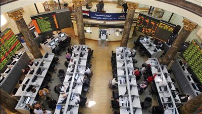 البورصة المصرية تؤكد أهمية الإفصاح المتزامن باللغتين العربية والإنجليزية للشركات المقيدة