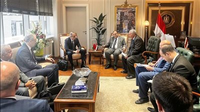 وزير التجارة يبحث إمكانيات التصنيع المشترك مع بيلاروسيا لعدد من المنتجات بالسوق المصري