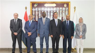 رئيس البريد المصري يبحث مع مدير عام البريد السوداني أوجه التعاون المشترك