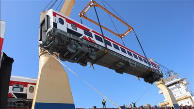 وصول 15 عربة قطار درجة ثالثة مكيفة جديدة من المجر الى الإسكندرية