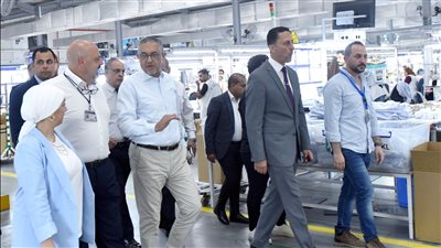 رئيس هيئة الاستثمار يبحث مع محافظ الإسماعيلية ترفيق 137 فدان بنظام المطور الصناعي