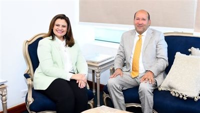 وزيرة الهجرة تبحث إشراك المصريين بالخارج في مبادرة المشروعات الخضراء الذكية