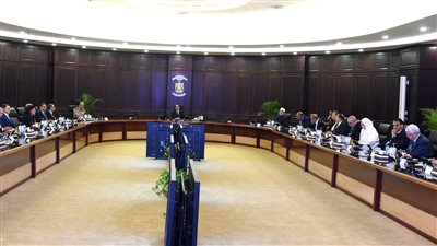 الحكومة توقع عقد تأمين جماعي على حياة الموظفين بالعاصمة الإدارية