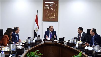 رئيس الوزراء يتابع خطط توفير الاحتياجات من المواد البترولية