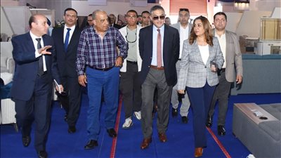 رئيس هيئة الاستثمار يسلم عقود تشغيل ورش مدينة دمياط للأثاث