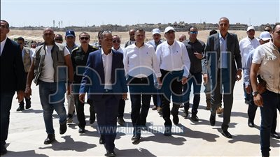 رئيس الوزراء يتفقد أعمال تطوير الخدمات بمنطقة الأهرامات