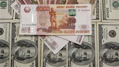الروبل يسجل أعلى مستوياته مقابل الدولار منذ نهاية أغسطس