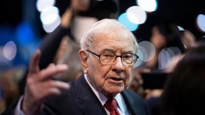 القيمة السوقية لشركة وارن بافيت تقترب من 800 مليار دولار