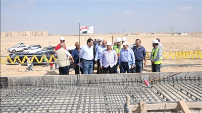 وزير النقل يتفقد مواقع العمل بالخط الثاني لشبكة القطار الكهربائى السريع
