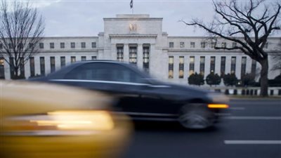 الفيدرالي الأمريكي يثبت أسعار الفائدة عند أعلى مستوى في 22 عاماً