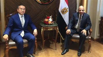 وزير قطاع الأعمال يؤكد اهتمام الحكومة بتنمية التعاون التجاري والاستثماري مع الصين
