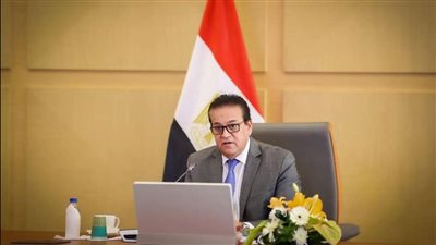 وزير الصحة يعلن تفاصيل زيادات أجور أعضاء المهن الطبية 