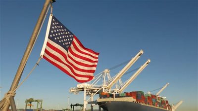 تراجع العجز التجاري الأمريكي لأدنى مستوى منذ 3 سنوات