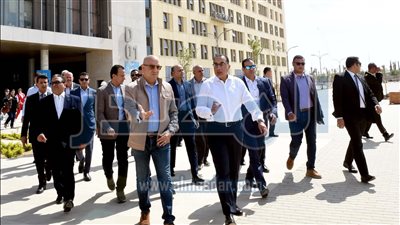 رئيس الوزراء يتفقد مشروعات منطقة الأعمال المركزية بالعاصمة الإدارية