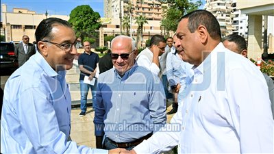 مدبولي يفتتح المركز اللوجيستي للخدمات الاستيرادية للمنطقة الحرة في بورسعيد