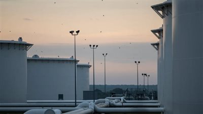 انخفاض مخزونات الخام والوقود الأمريكية خلال الأسبوع الماضي