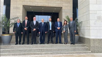 وزير الكهرباء يبحث زيادة استثمارات شركة سيمينز بمشروعات الطاقة المتجددة في مصر