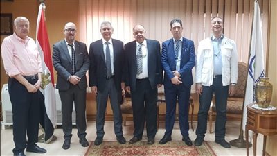 اتفاق على تصدير منتجات شركات الأدوية بـ«قطاع الأعمال» إلى الجزائر