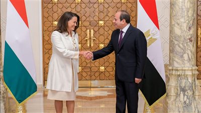 السيسي يستقبل كاتالين نوڤاك رئيسة المجر بقصر الاتحادية