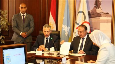 «التعاون للبترول» توقع بروتوكول لإنشاء وتشغيل محطات تموين سيارات متكاملة الخدمات بالإسكندرية