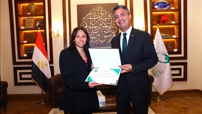 رئيس البريد يكرم طلاب كليات الفنون الفائزين بمسابقة تصميم الطوابع التذكارية