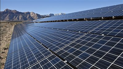 الإمارات تطلق أكبر مشروع طاقة شمسية في العالم بـ4 مليارات دولار