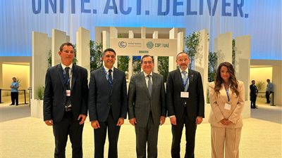 «الملا» يبحث التعاون مع شنايدر إليكتريك بمجالات التحول الرقمى بصناعة البترول والغاز 