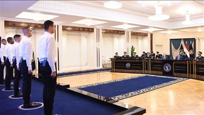 الرئيس السيسي يؤكد ضرورة إعداد عناصر شرطية متميزة لترسيخ دعائم الأمن والاستقرار