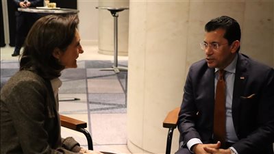 وزير الشباب والرياضة يبحث مع نظيرته الفرنسية مسارات التعاون المشترك 