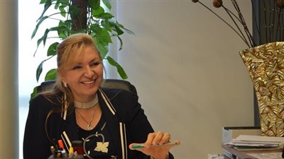 تعيين سهر الدماطي عضوًا بمجلس إدارة الشركة القابضة المصرية الكويتية